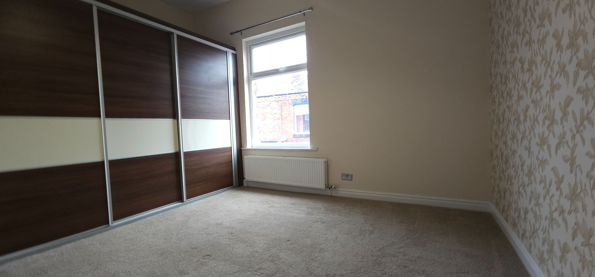 2 bedroom mid terraced house Let in Chorley - Property photograph