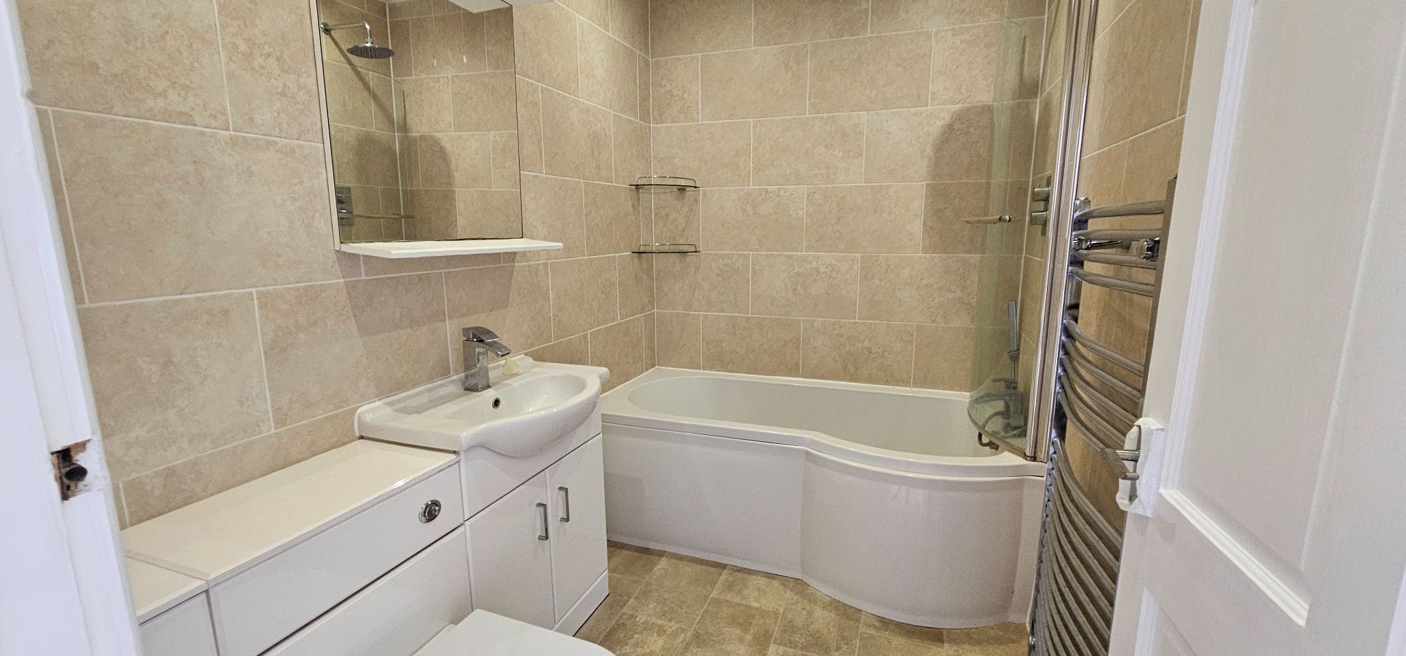 2 bedroom mid terraced house Let in Chorley - Property photograph