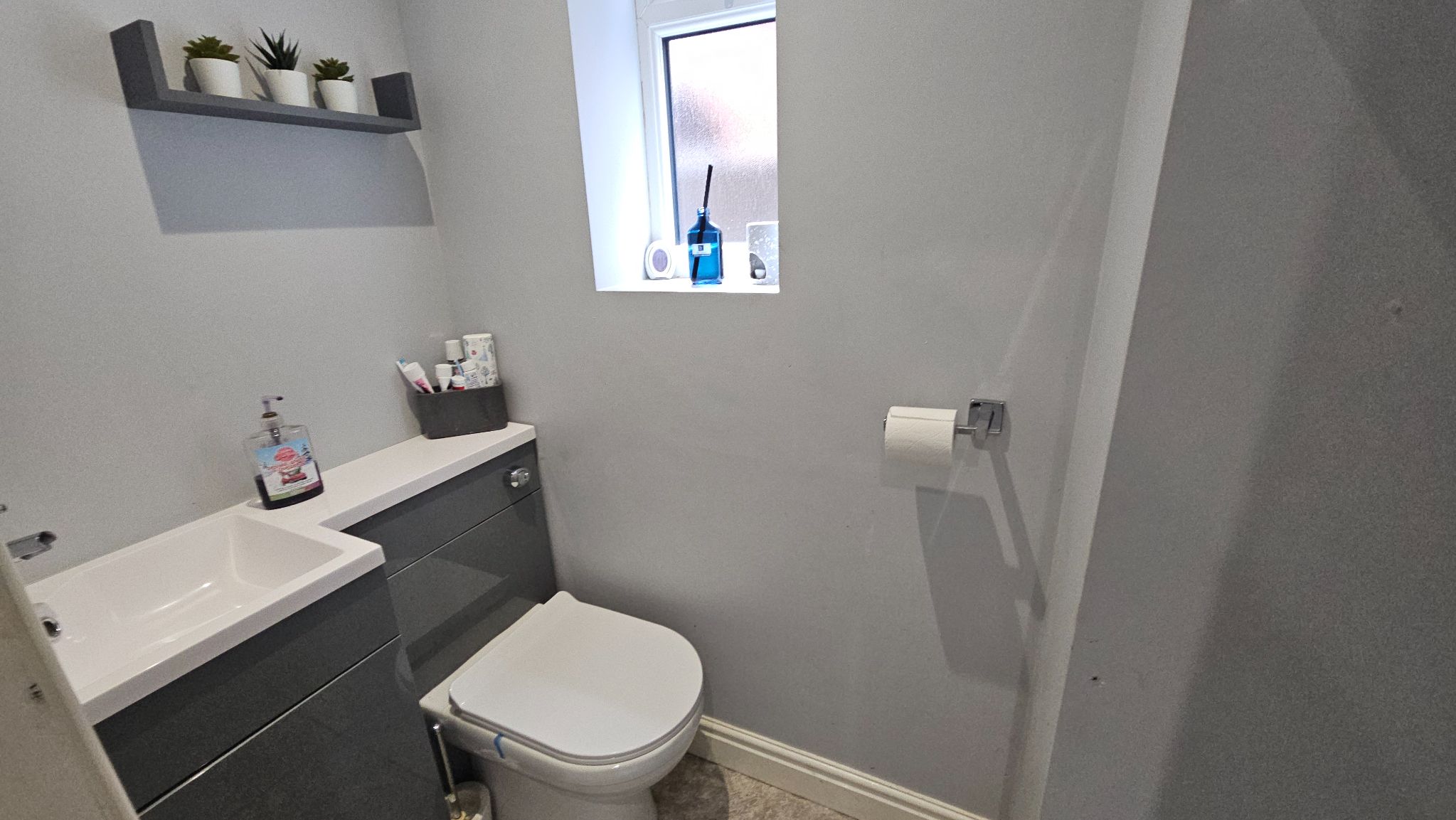 4 bedroom semi-detached house To Let in Chorley - Down stairs Toilet