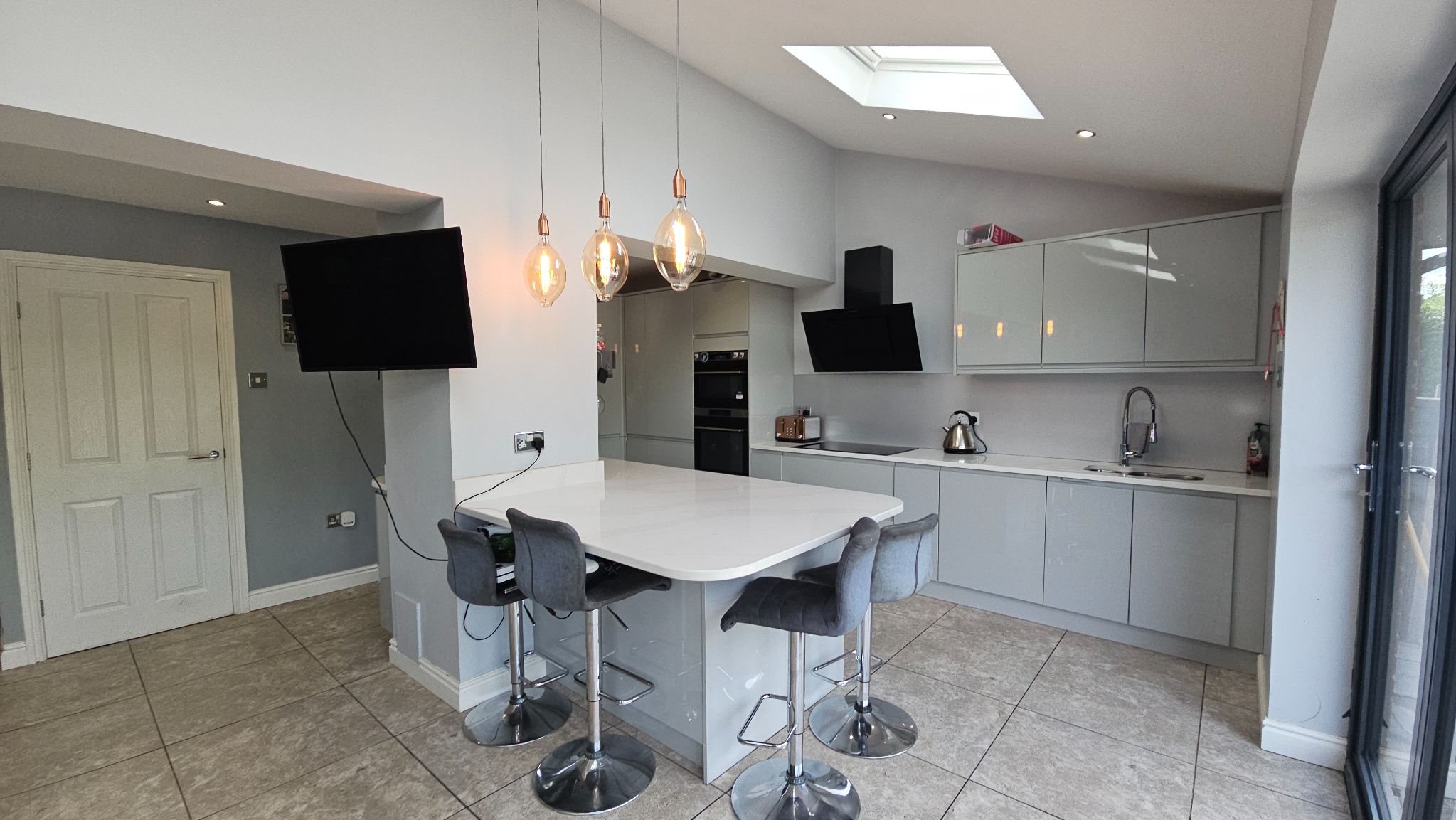 4 bedroom semi-detached house To Let in Chorley - Open plane kitchen