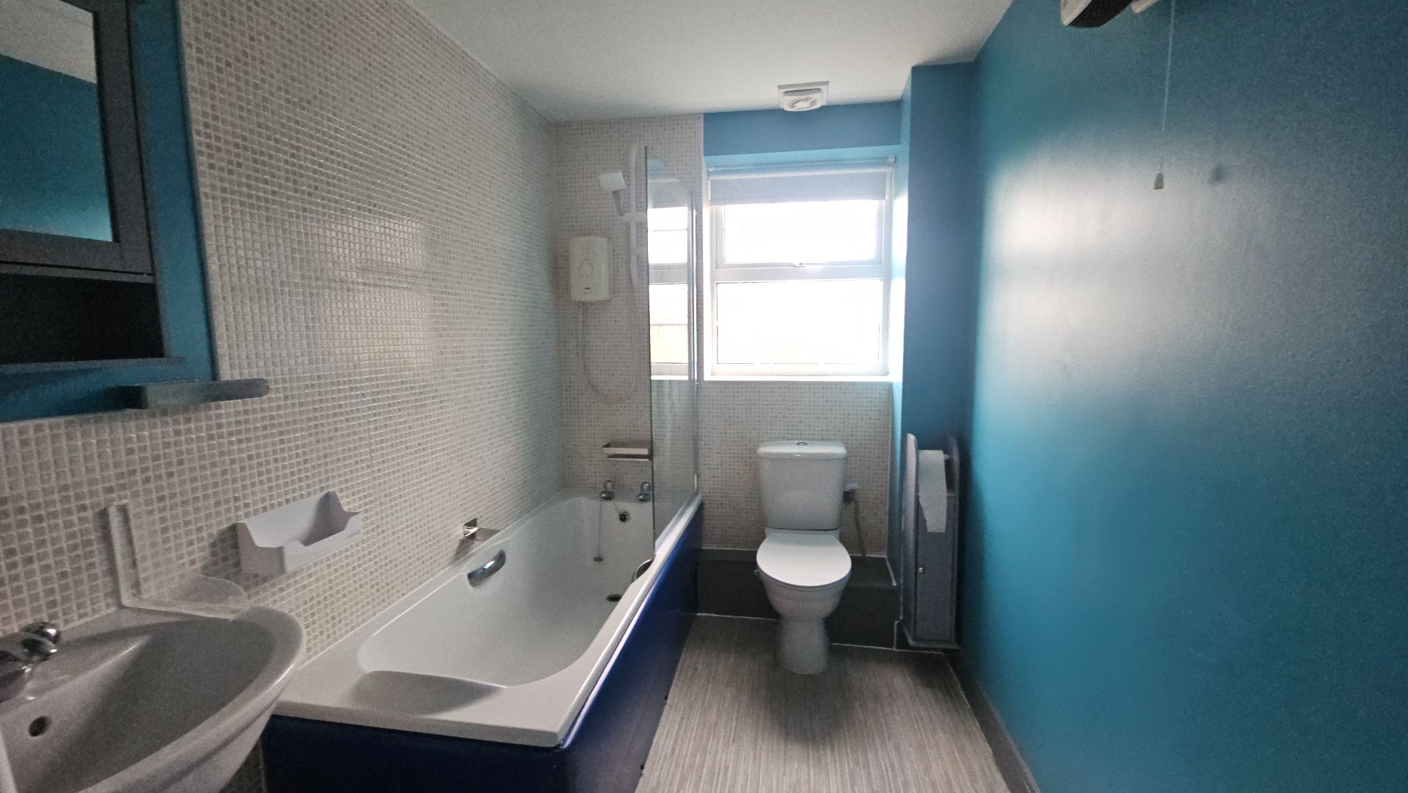 2 bedroom apartment flat/apartment To Let in Chorley - bathroom