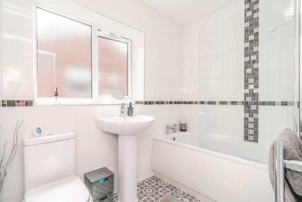 3 bedroom semi-detached house To Let in Chorley - bathroom