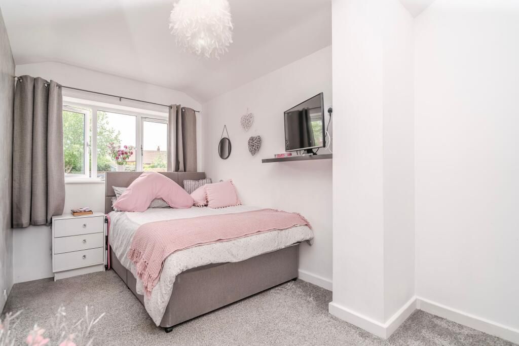 3 bedroom semi-detached house To Let in Chorley - bedroom