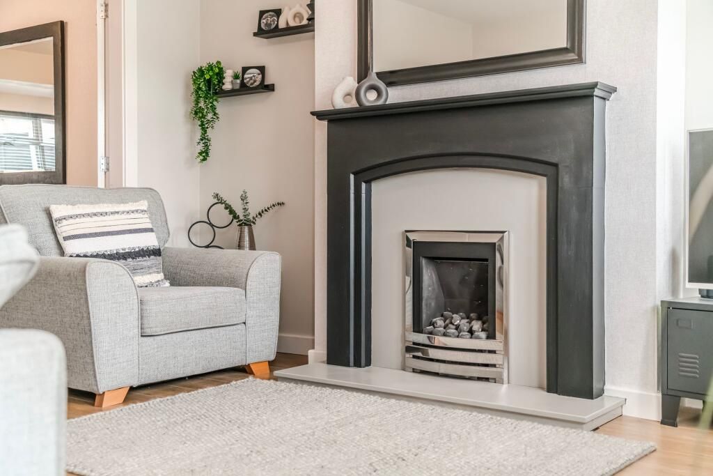 3 bedroom semi-detached house To Let in Chorley - lounge