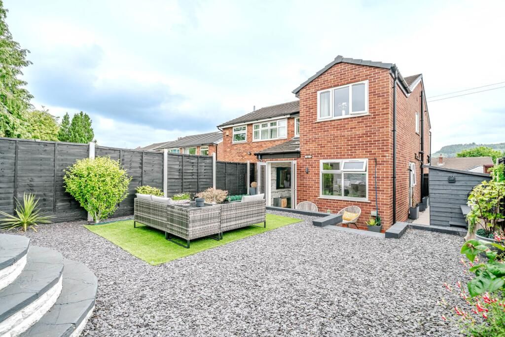 3 bedroom semi-detached house To Let in Chorley - rear yard