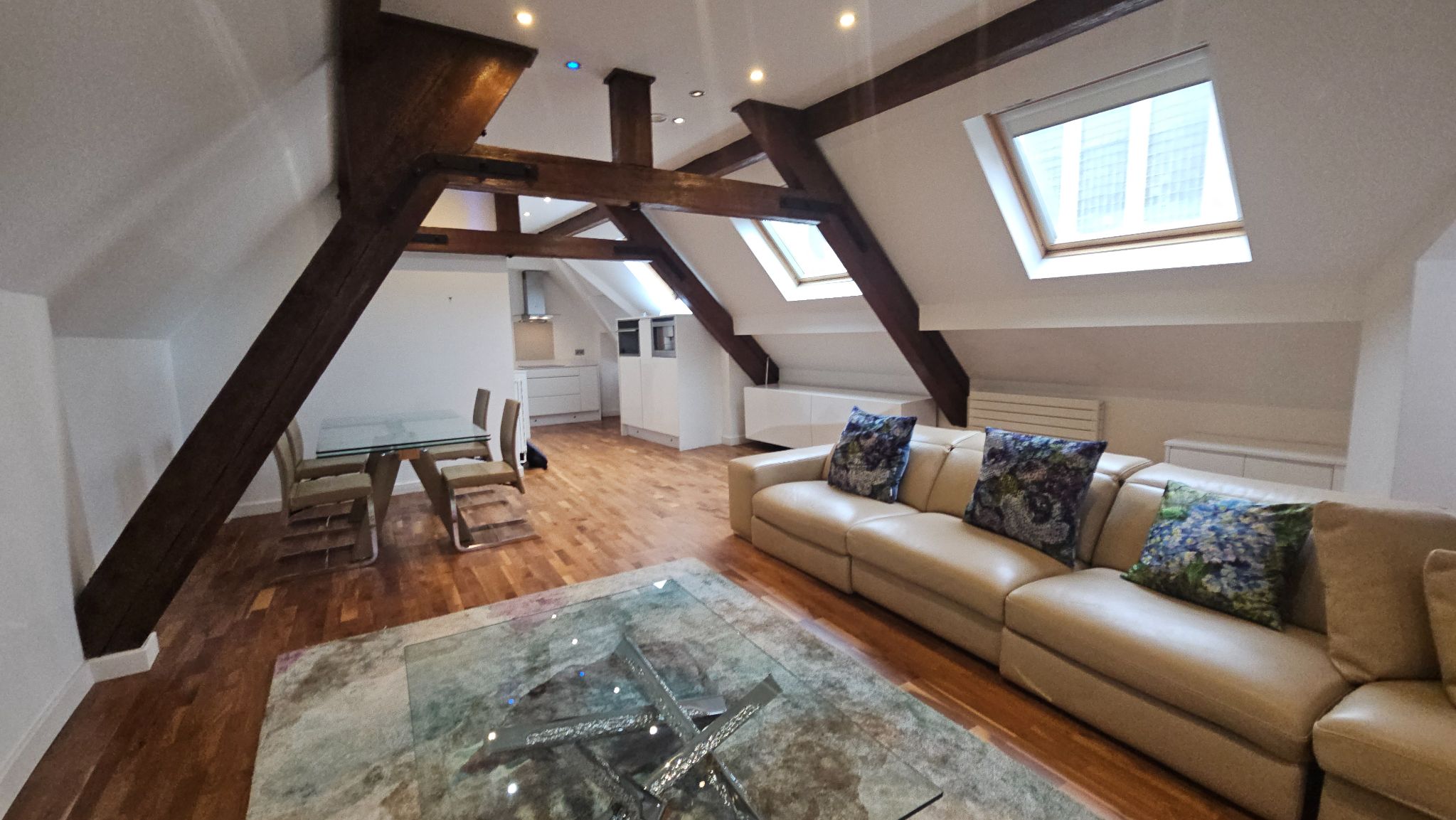 3 bedroom apartment flat/apartment To Let in King Street Manchester - Property photograph