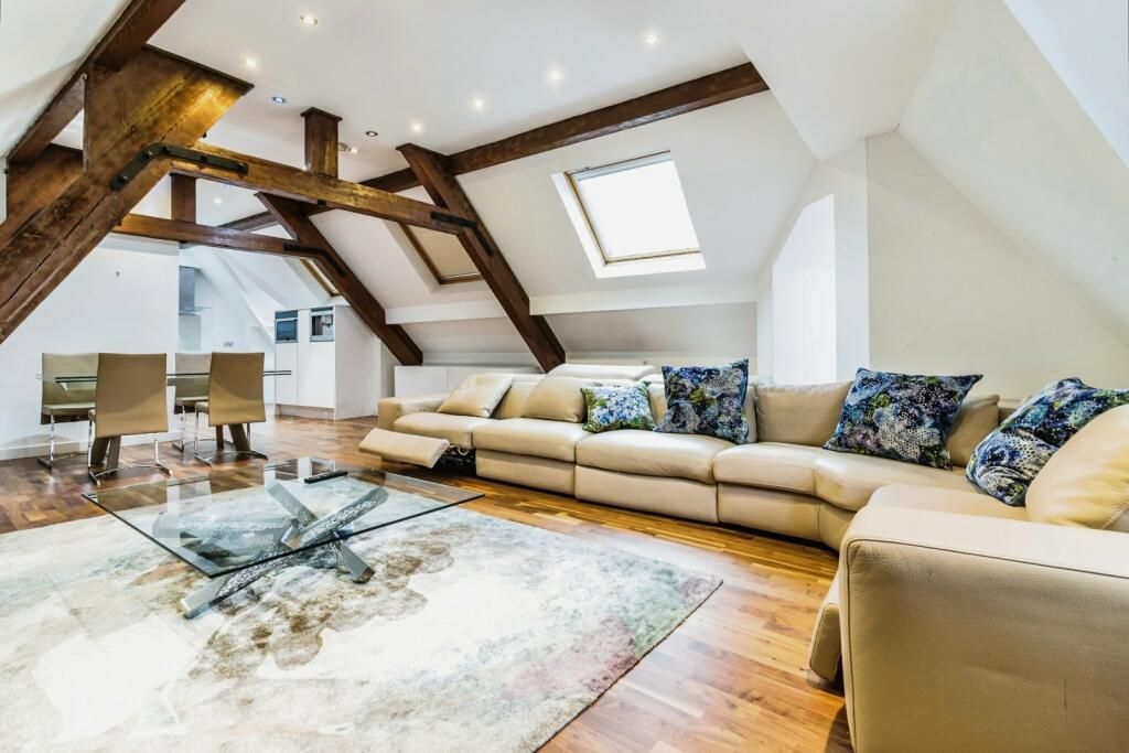 3 bedroom apartment flat/apartment To Let in King Street Manchester - Lounge