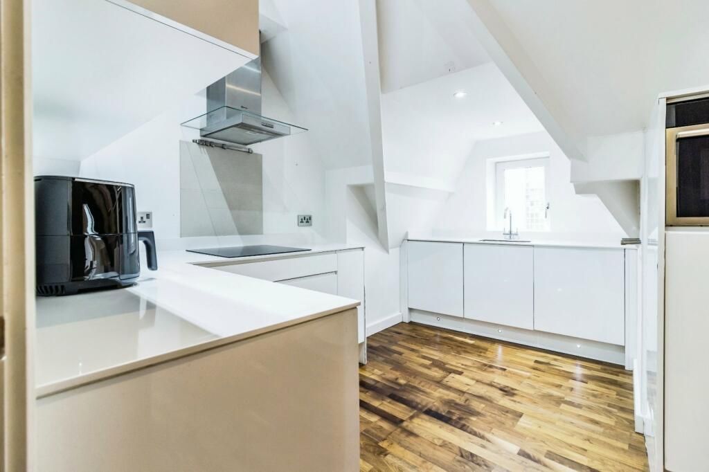 3 bedroom apartment flat/apartment To Let in King Street Manchester - KITCHEN