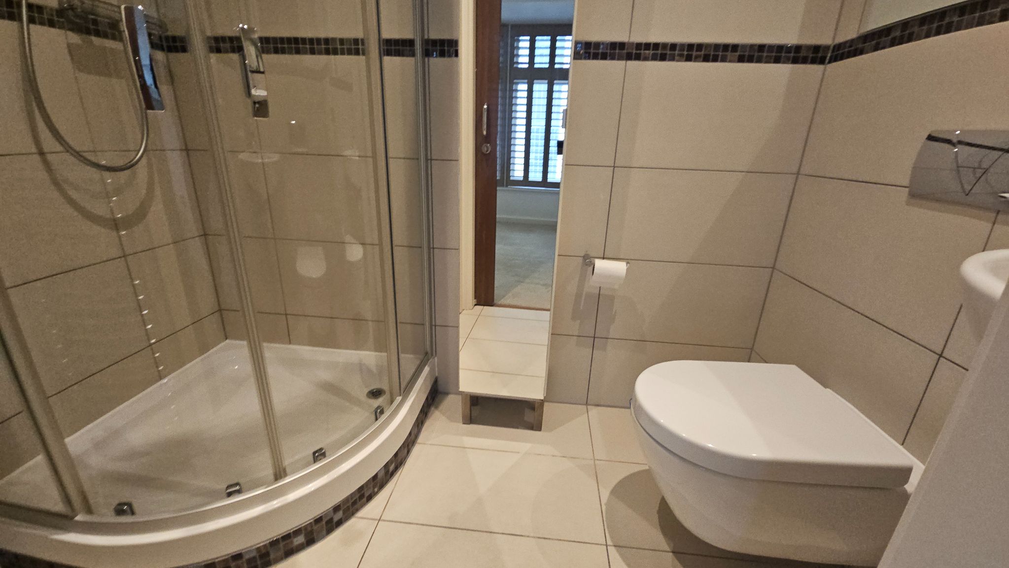 3 bedroom apartment flat/apartment To Let in King Street Manchester - bathroom