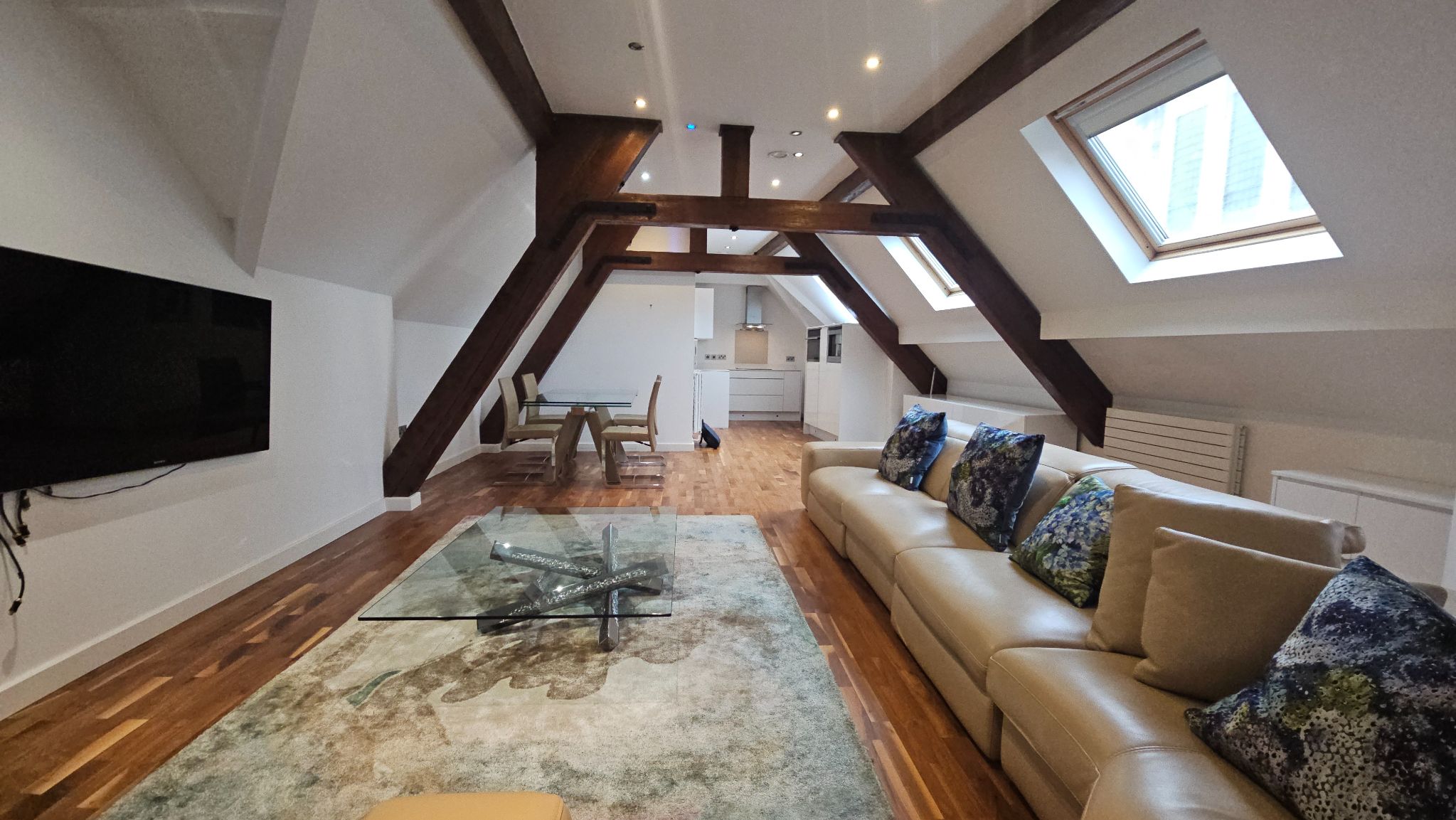 3 bedroom apartment flat/apartment To Let in King Street Manchester - Property photograph