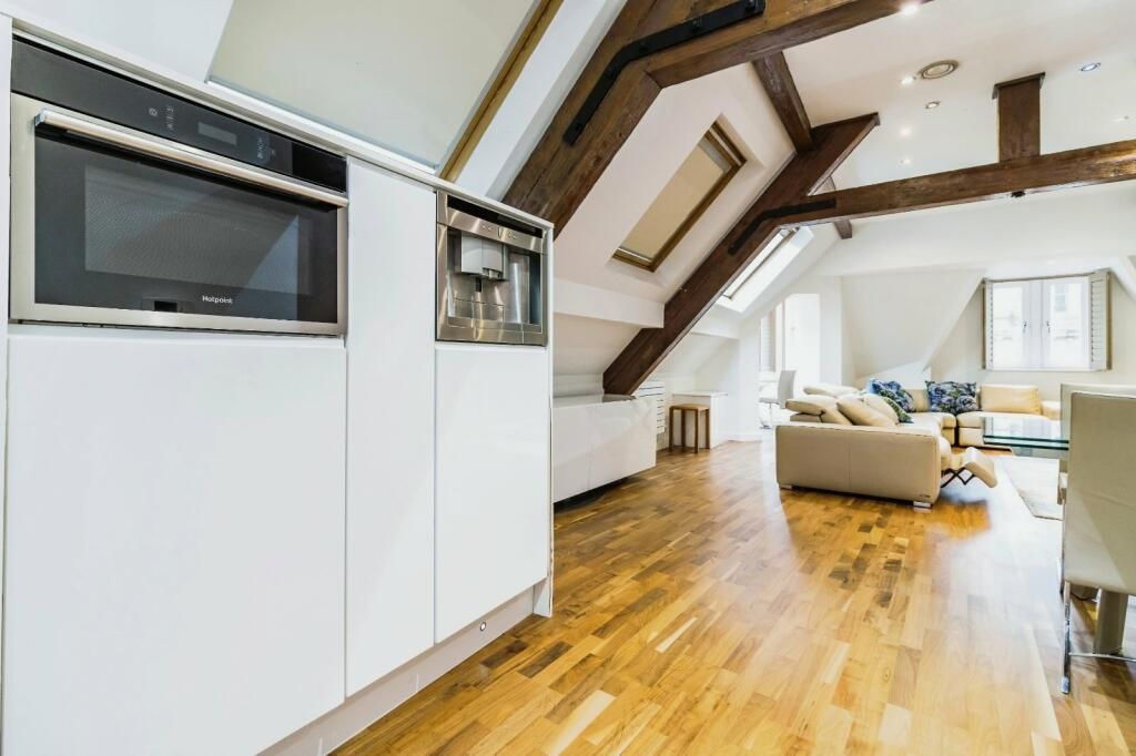 3 bedroom apartment flat/apartment To Let in King Street Manchester - KITCHEN