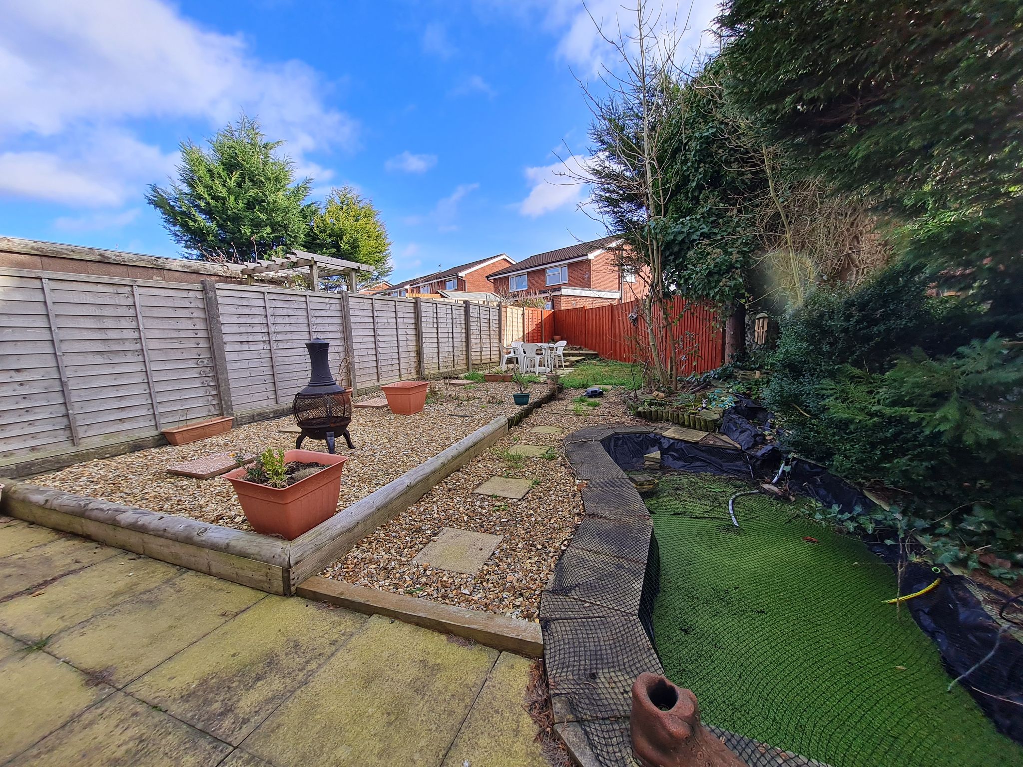 2 bedroom semi-detached house Let in Chorley - back garden