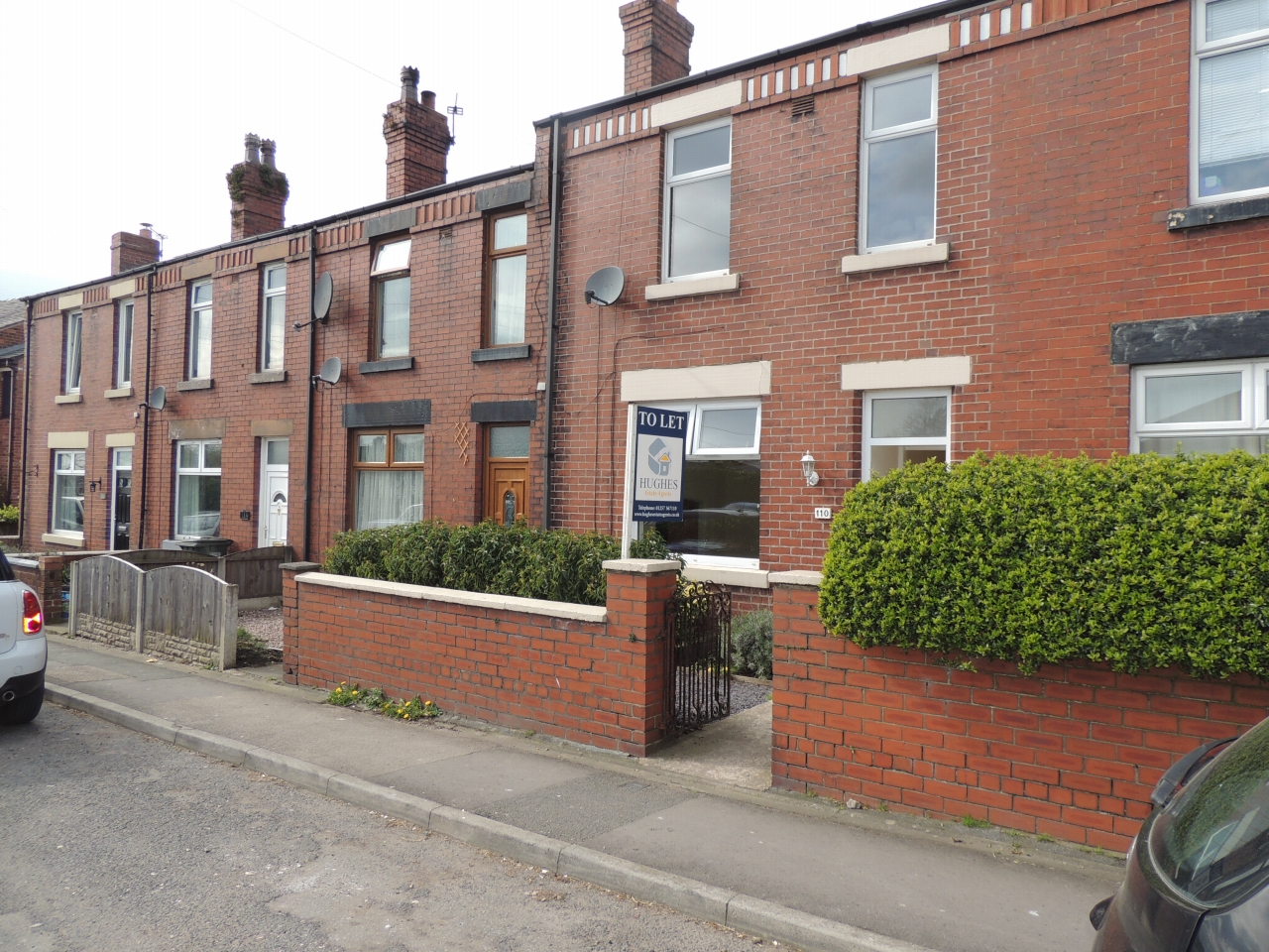 3 bedroom mid terraced house Let in Chorley - Property photograph