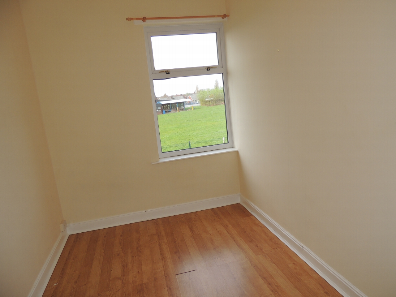 3 bedroom mid terraced house Let in Chorley - Photograph 7