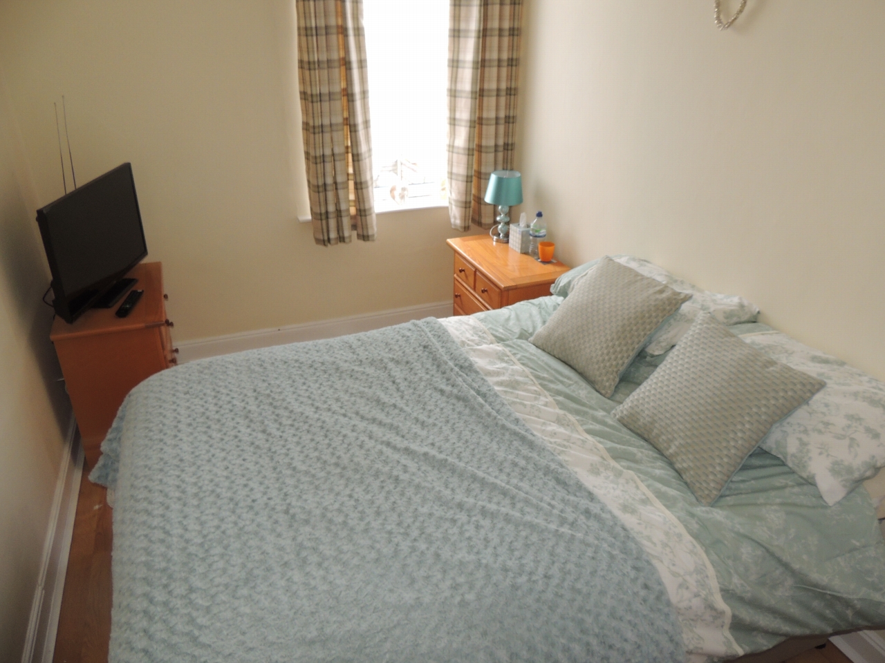 3 bedroom mid terraced house Let in Chorley - Photograph 13