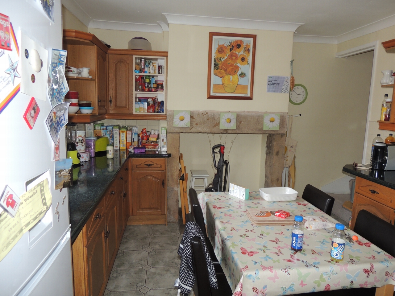 3 bedroom mid terraced house Let in Chorley - Photograph 2
