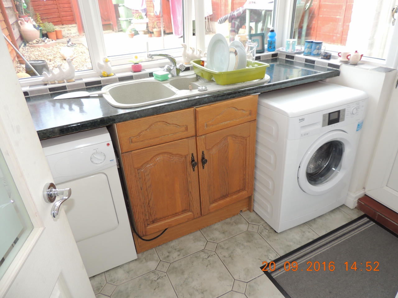 3 bedroom mid terraced house Let in Chorley - Photograph 3