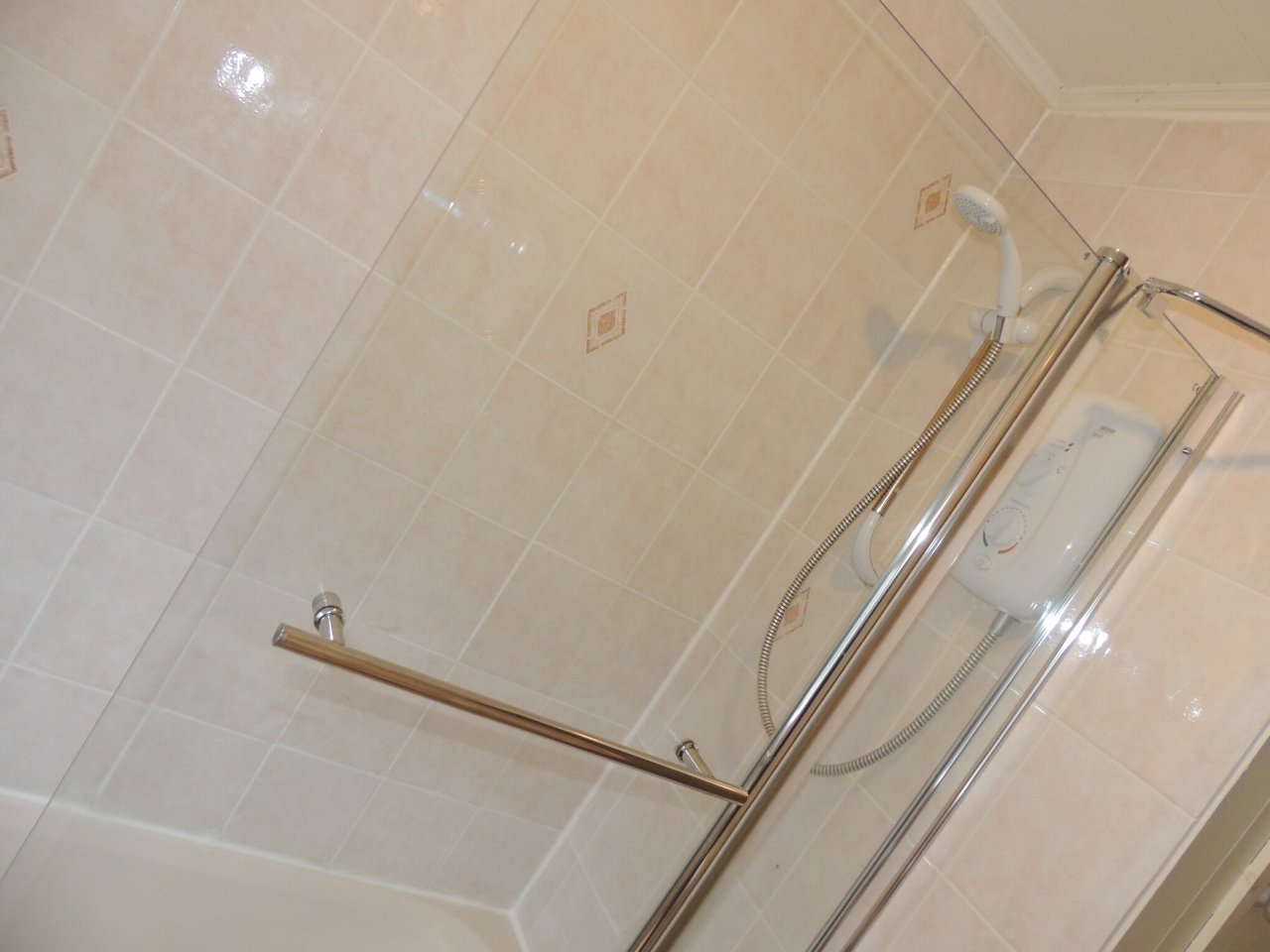 2 bedroom mid terraced house Let in Chorley - Photograph 7