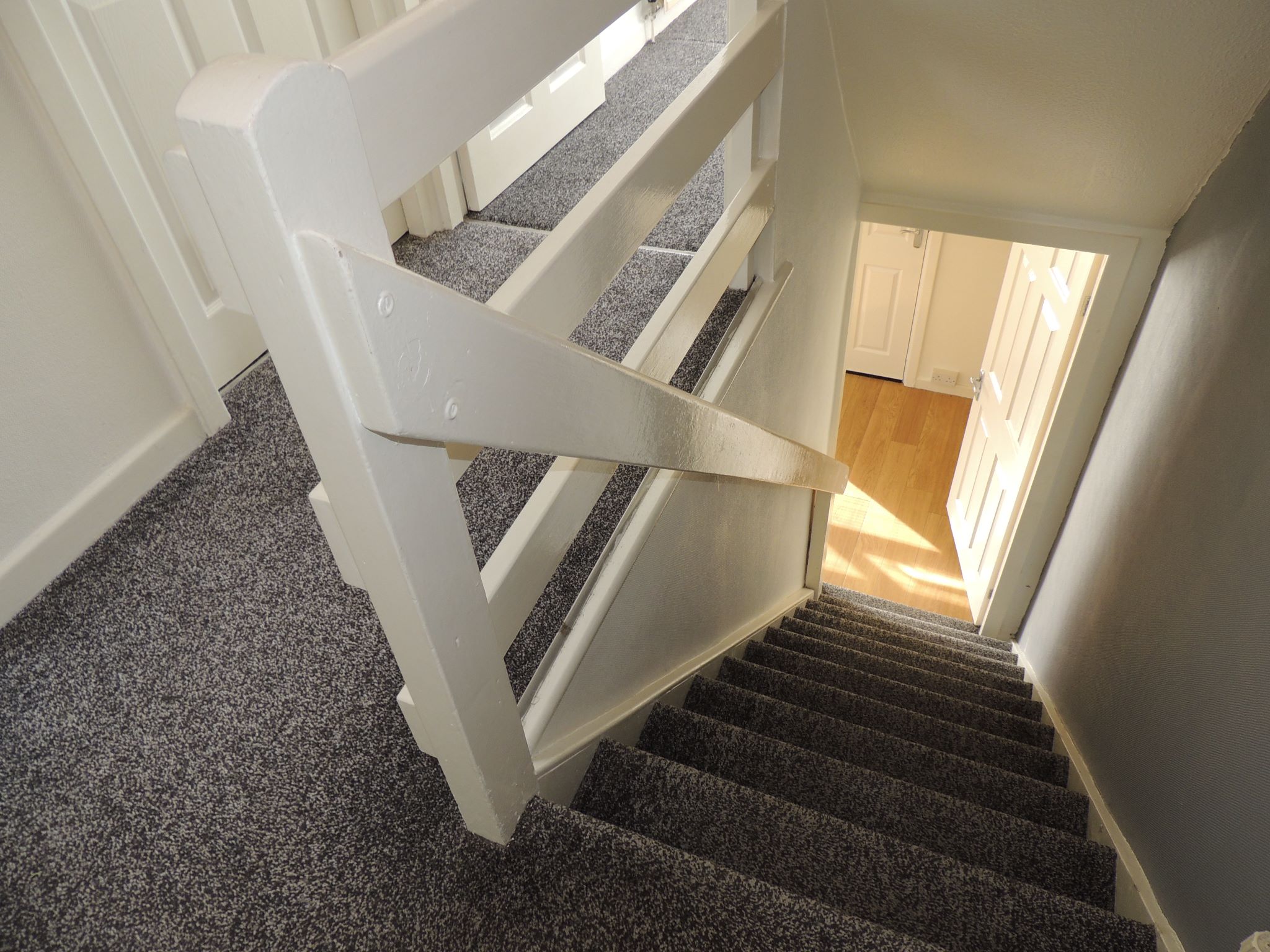 3 bedroom semi-detached house Let in Preston - hallway