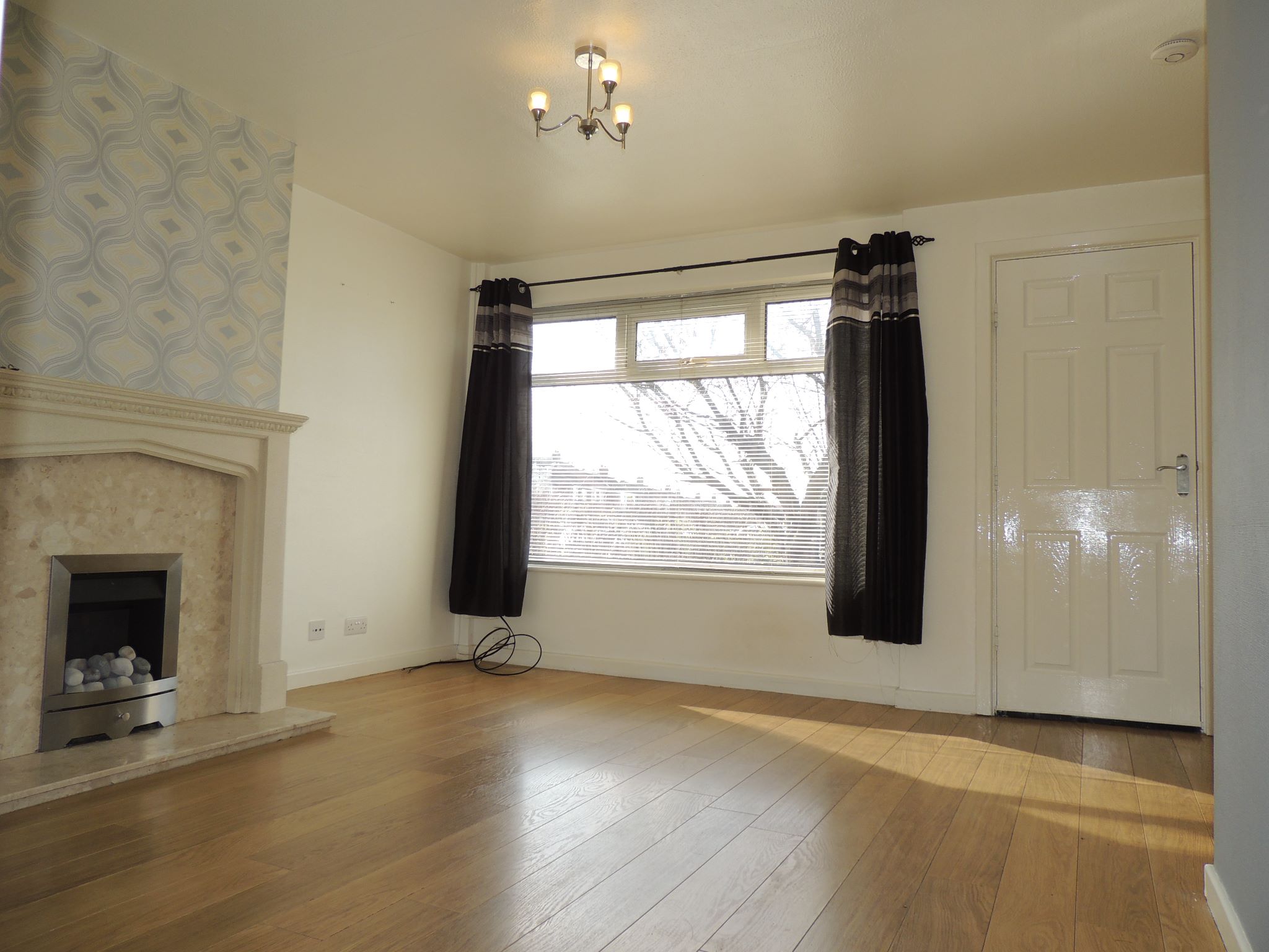 3 bedroom semi-detached house Let in Preston - Property photograph