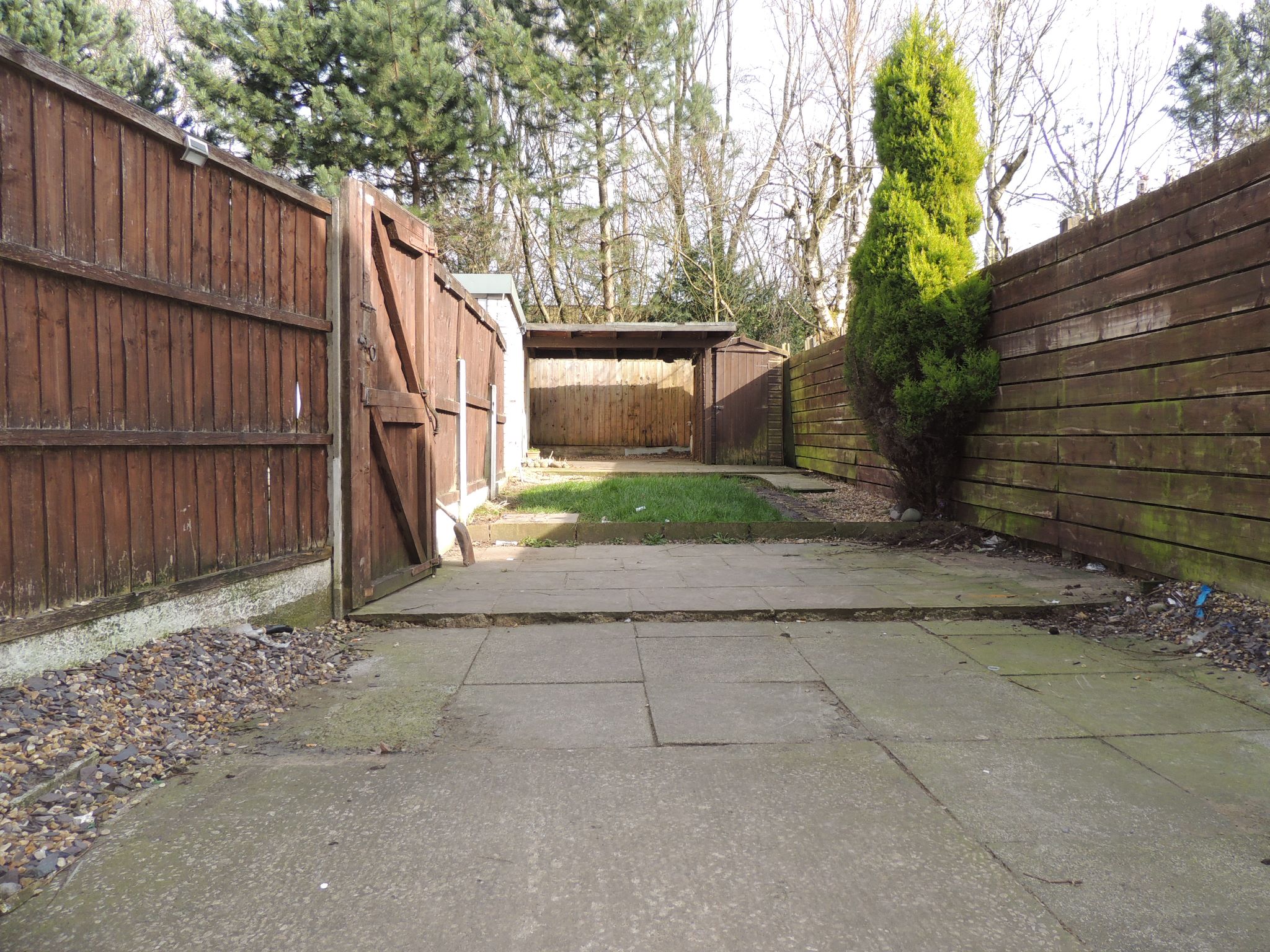 3 bedroom semi-detached house Let in Preston - Back Yard