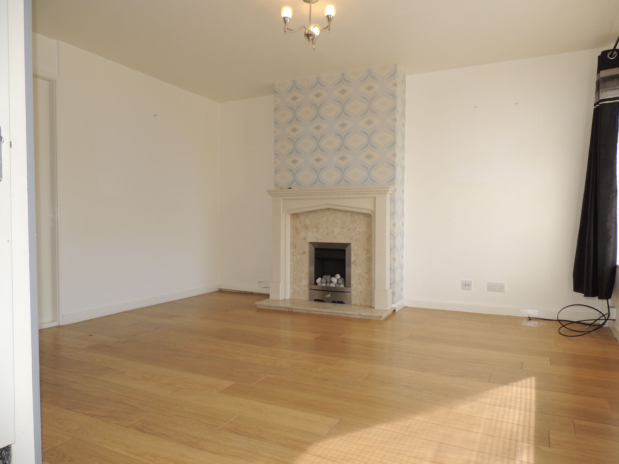 3 bedroom semi-detached house Let in Preston - Lounge