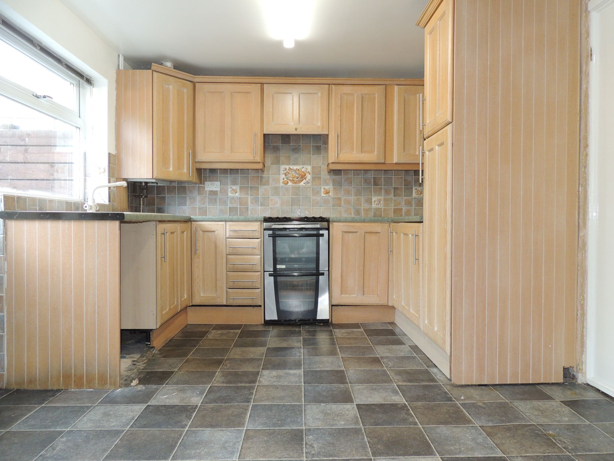 3 bedroom semi-detached house Let in Preston - Property photograph