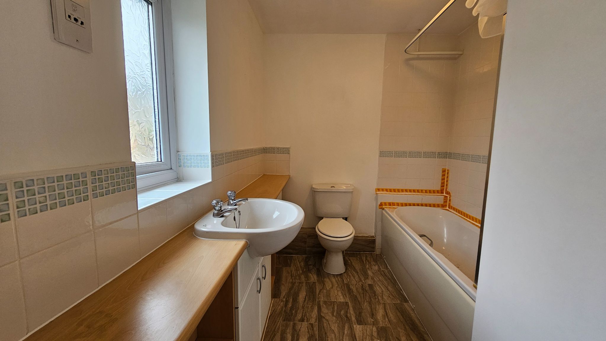 1 bedroom apartment flat/apartment Let Agreed in Chorley - Bathroom