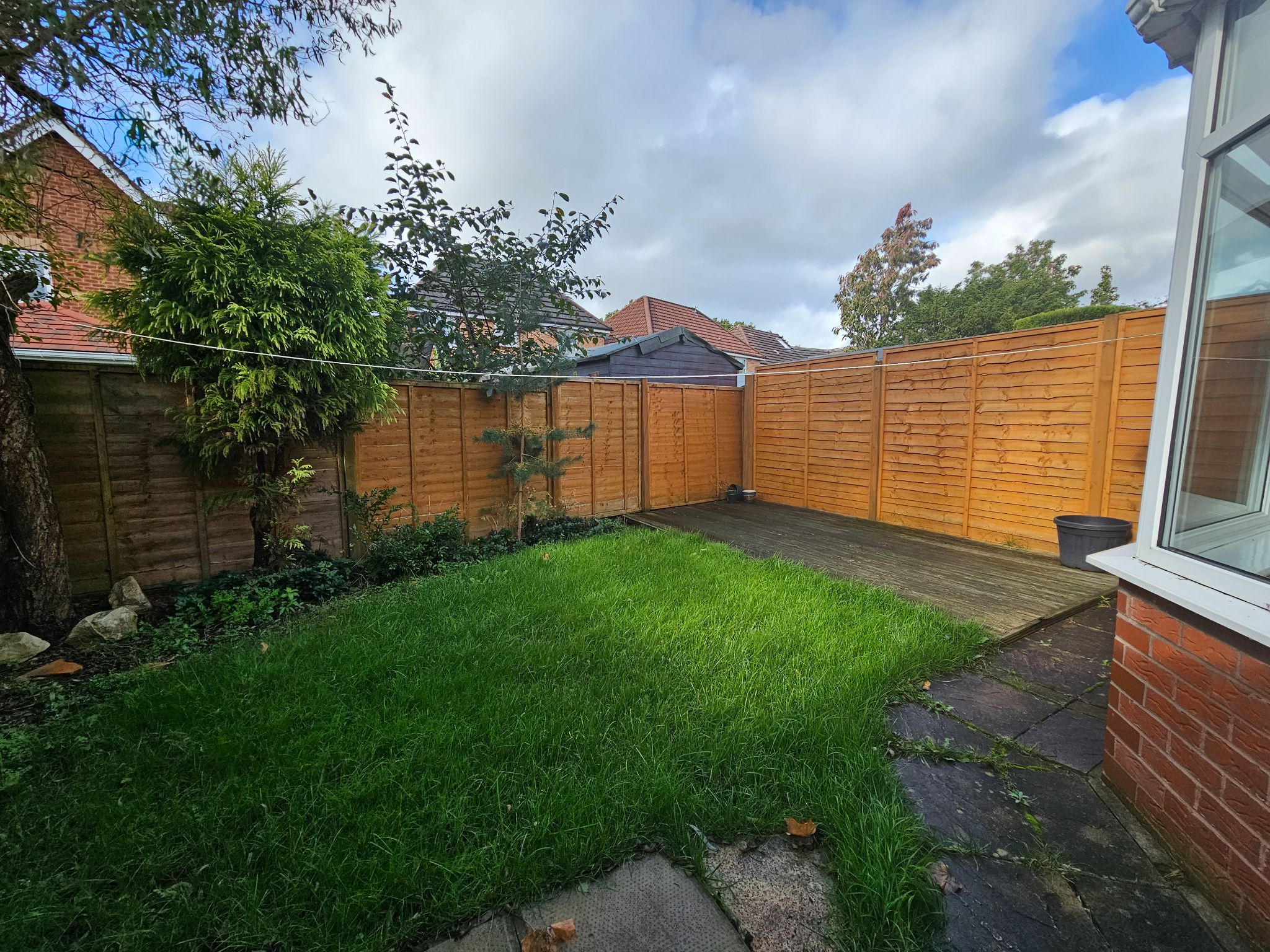 2 bedroom semi-detached house Let in Chorley - Conservatory