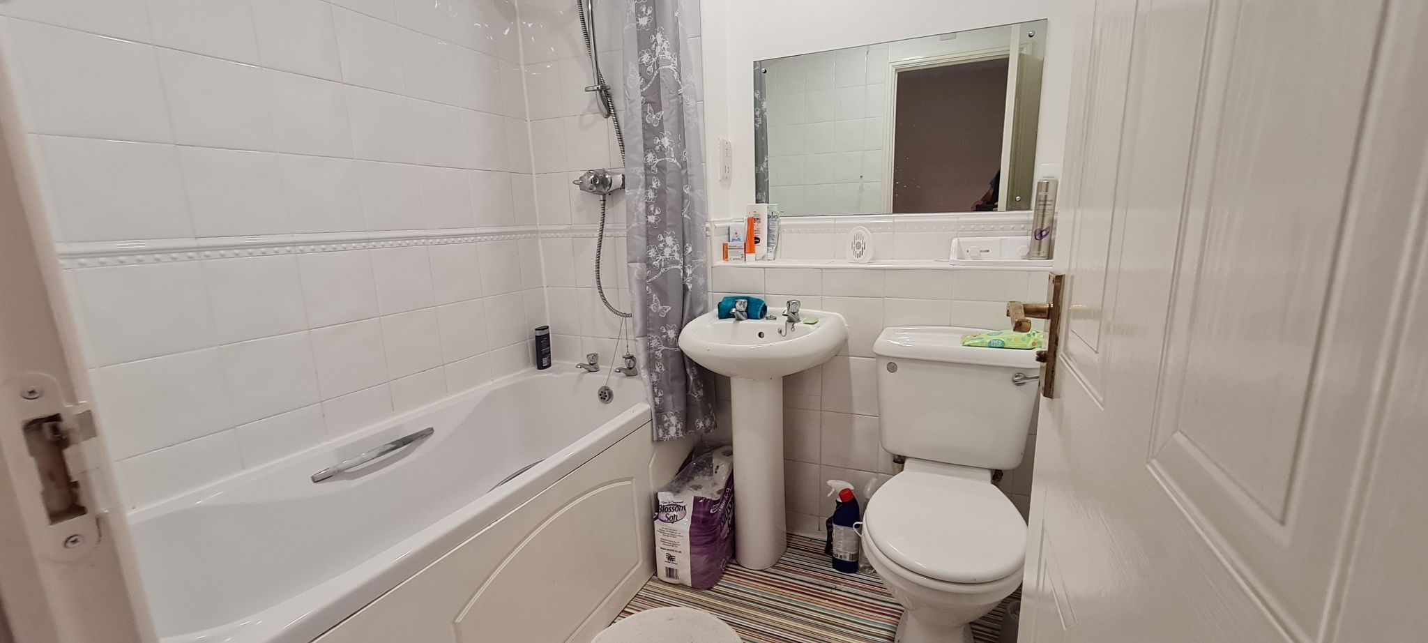2 bedroom end terraced house Let Agreed in Chorley - family bathroom