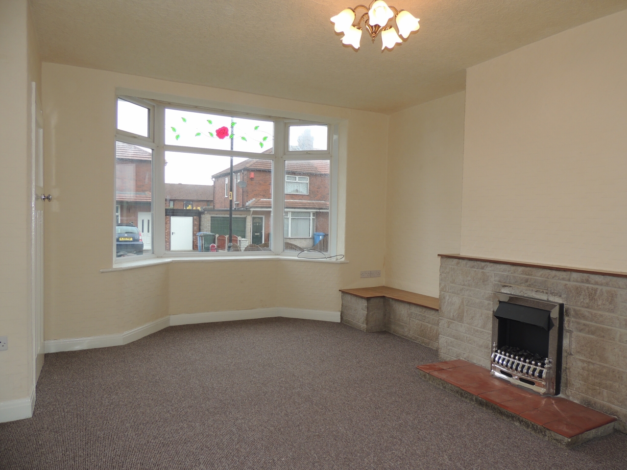 3 bedroom semi-detached house Let in Chorley - Photograph 2