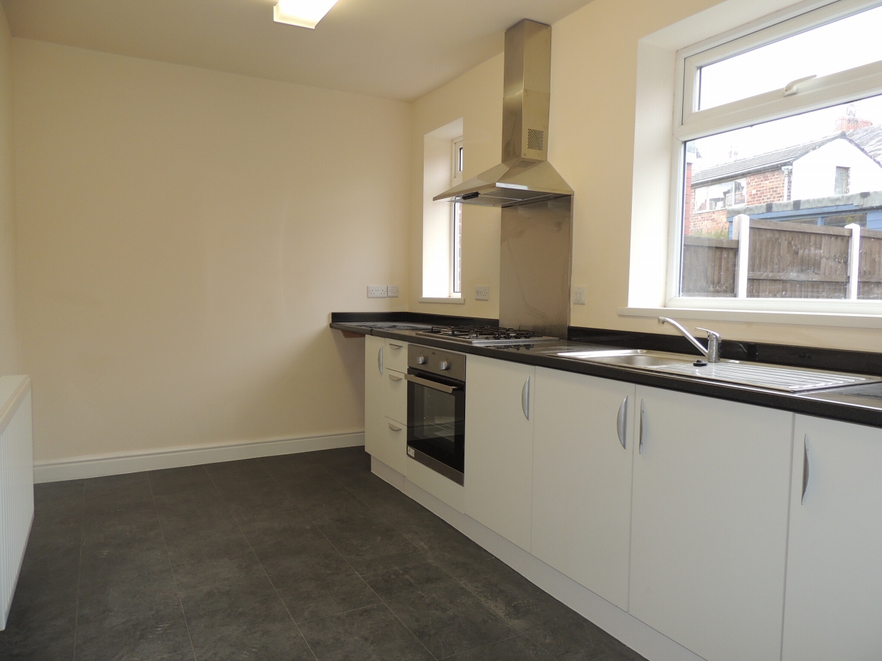 3 bedroom semi-detached house Let in Chorley - Photograph 5