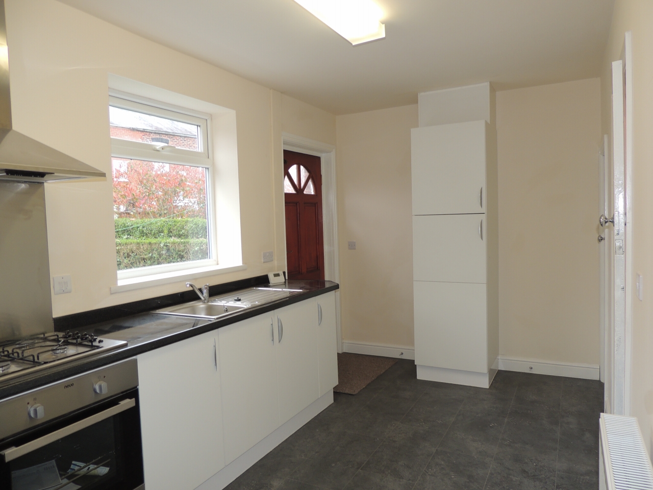 3 bedroom semi-detached house Let in Chorley - Photograph 8