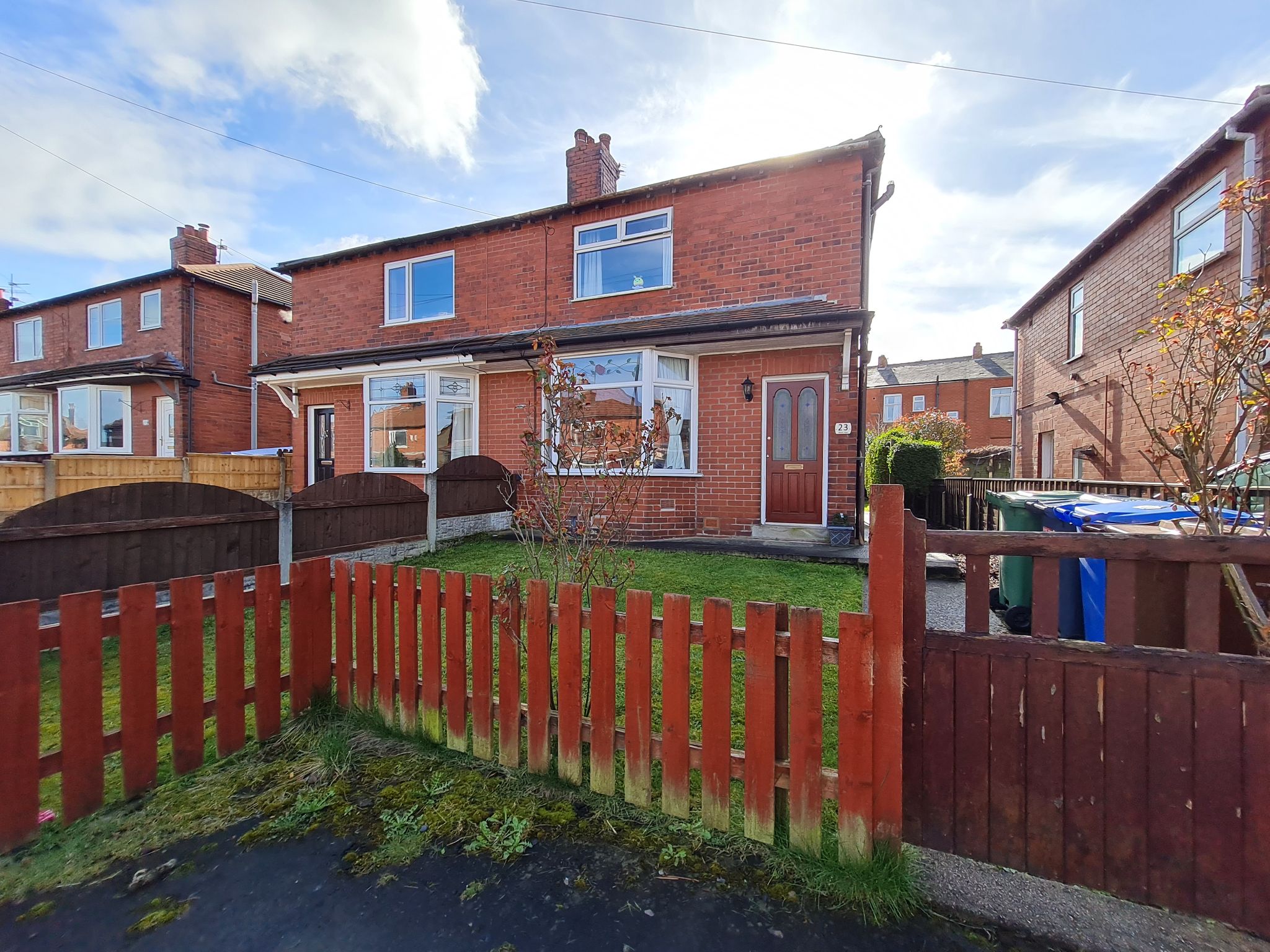 3 bedroom semi-detached house Let in Chorley - front