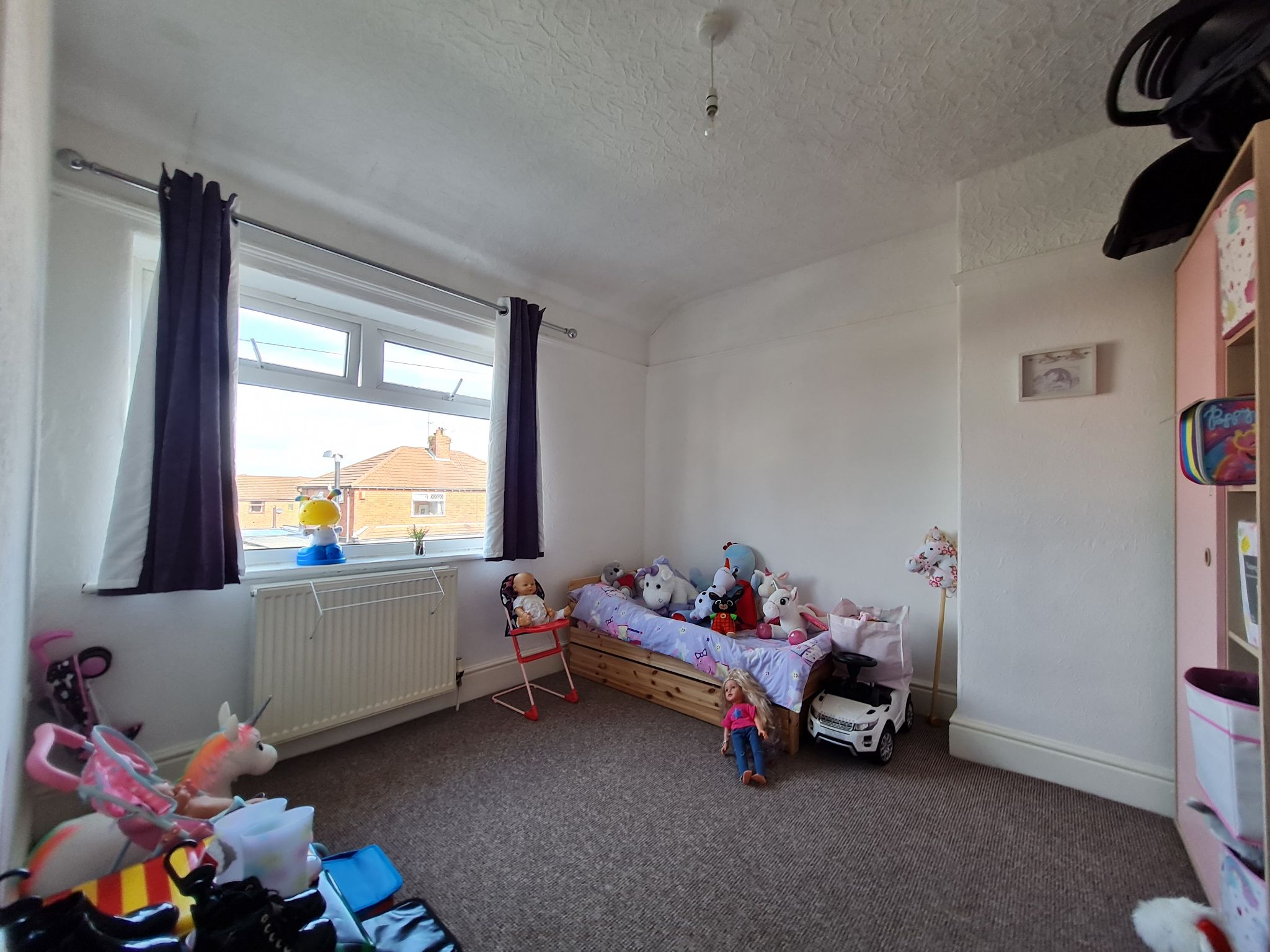 3 bedroom semi-detached house Let in Chorley - bedroom
