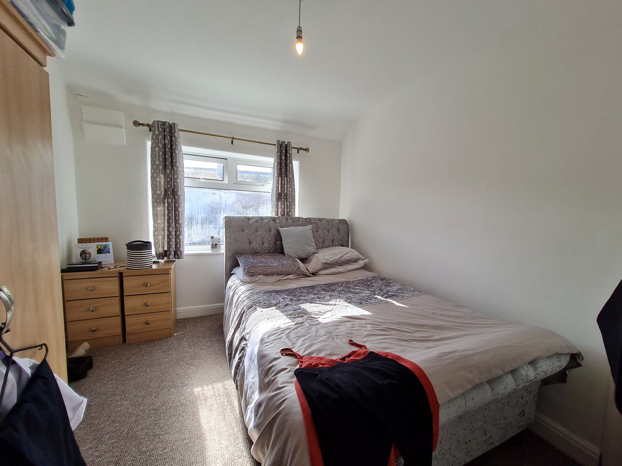 3 bedroom semi-detached house Let in Chorley - Bedroom