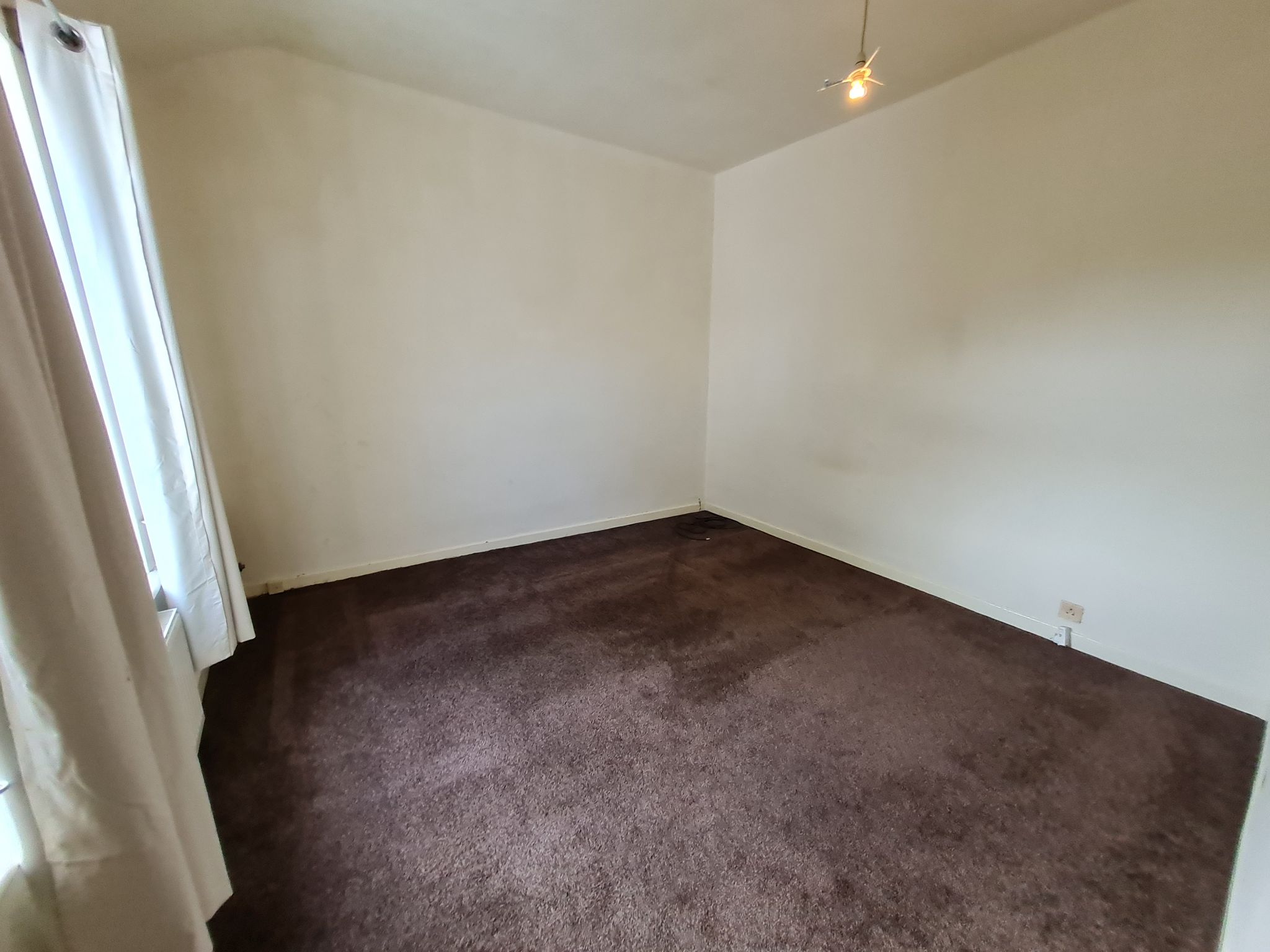 2 bedroom end terraced house Let in Chorley - Double bedroom