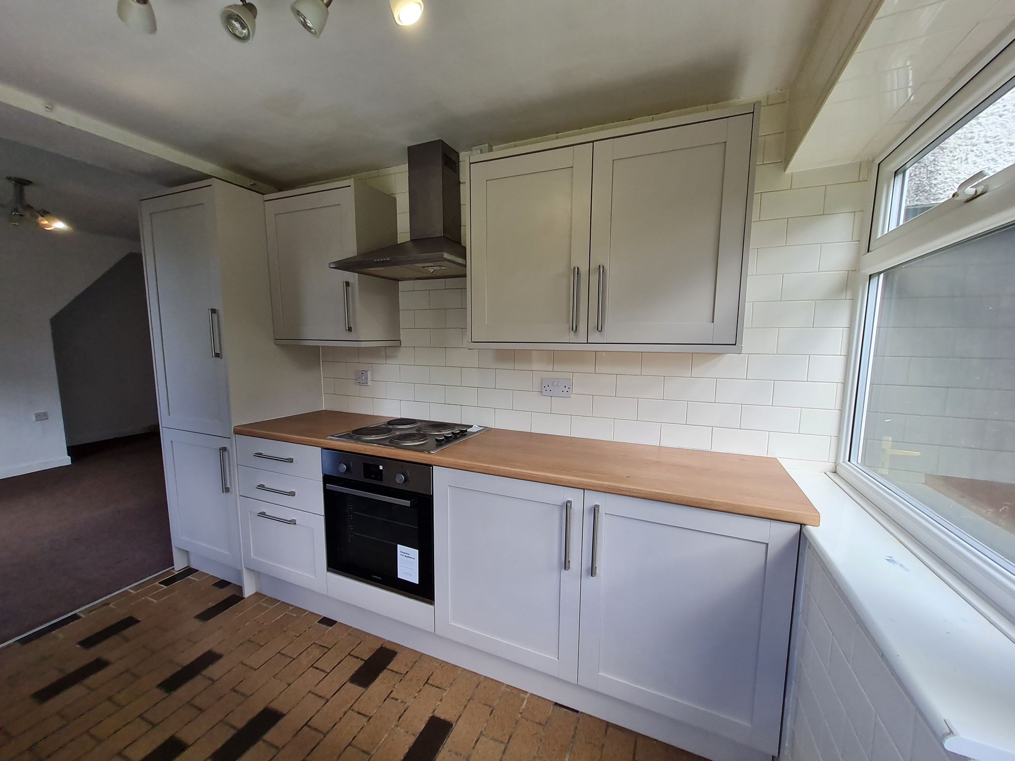 2 bedroom end terraced house Let in Chorley - Kitchen