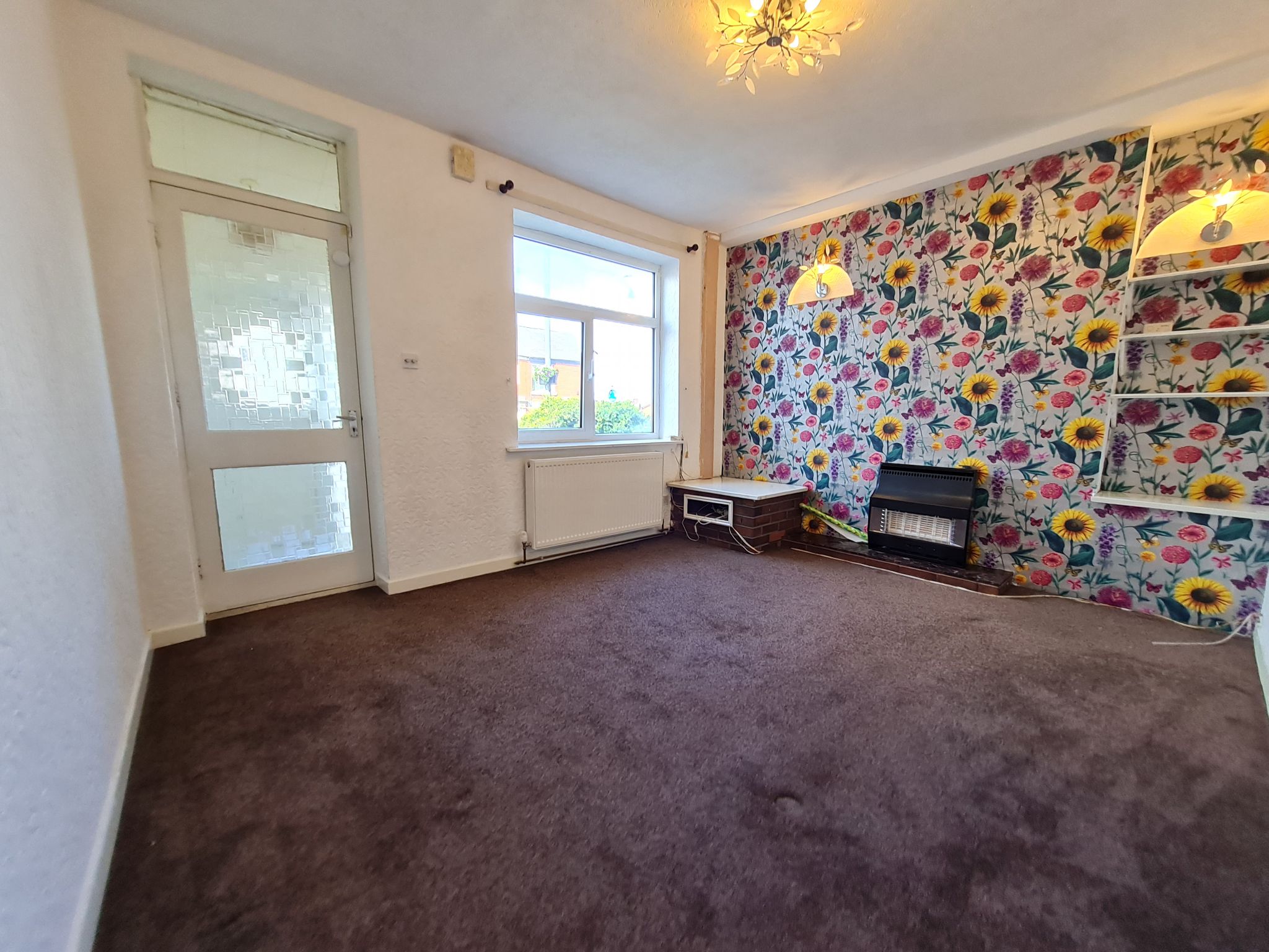 2 bedroom end terraced house Let in Chorley - Lounge