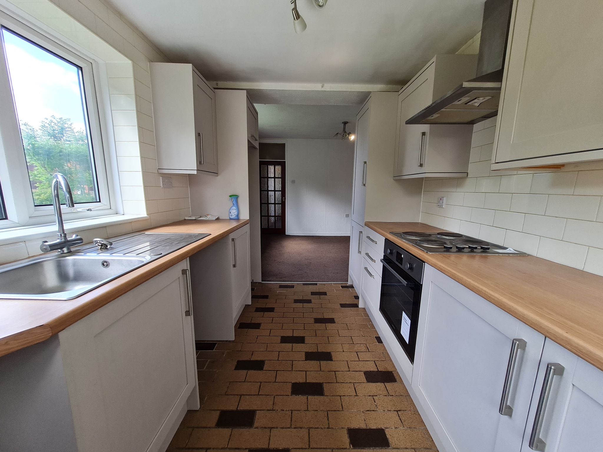 2 bedroom end terraced house Let in Chorley - Kitchen