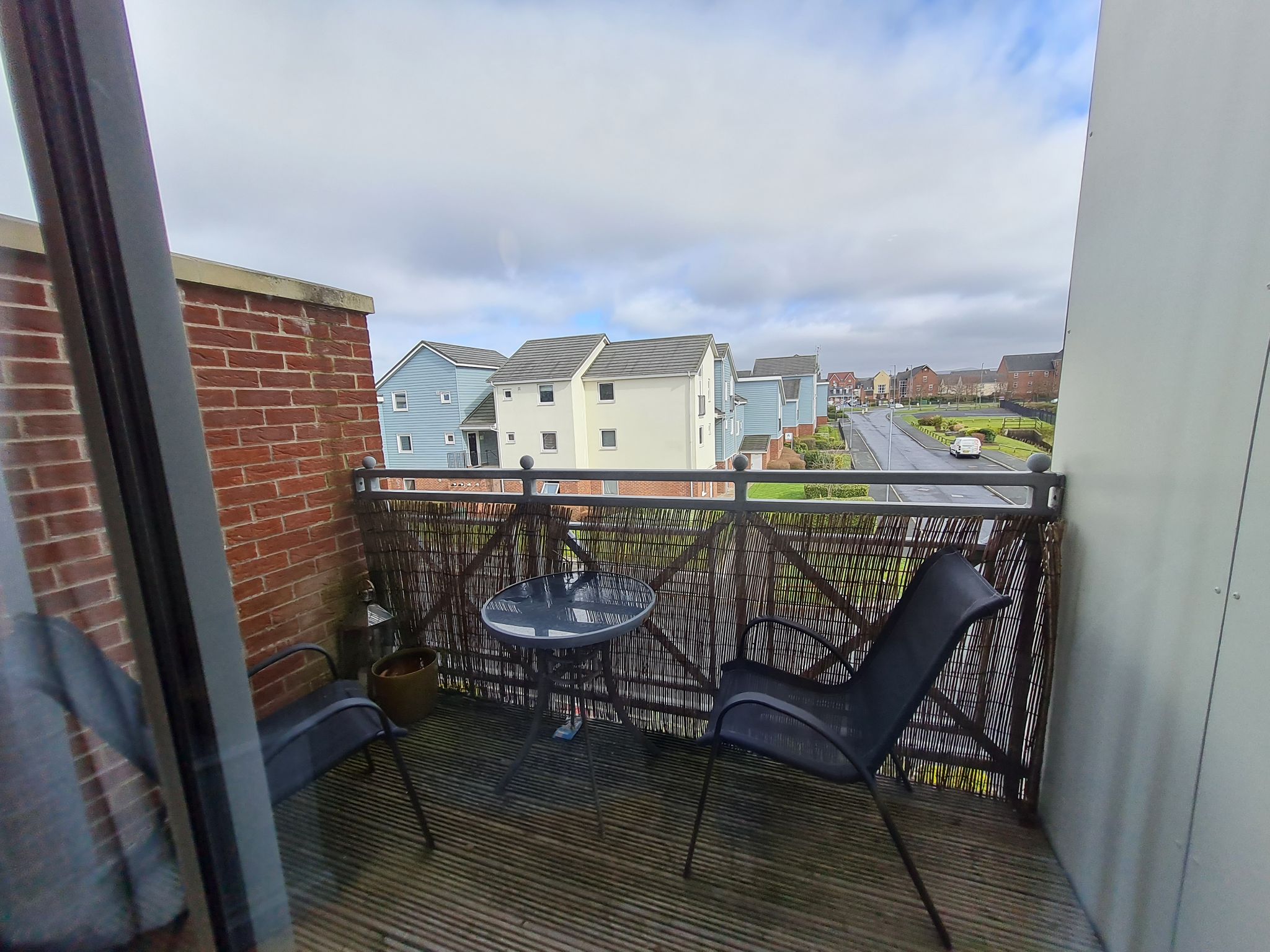 2 bedroom apartment flat/apartment Let in Chorley - balcany