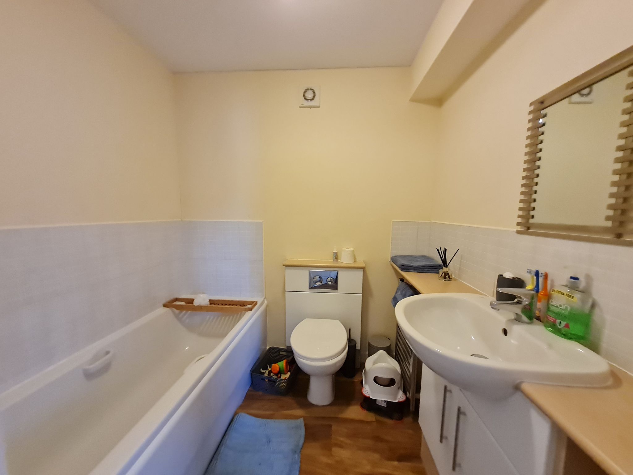 2 bedroom apartment flat/apartment Let in Chorley - family bathroom