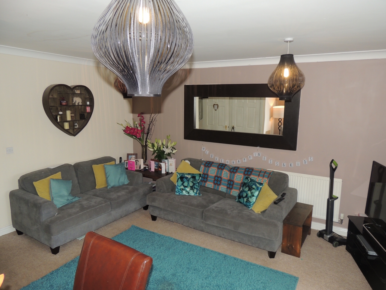 3 bedroom semi-detached house Let in Chorley - Photograph 4