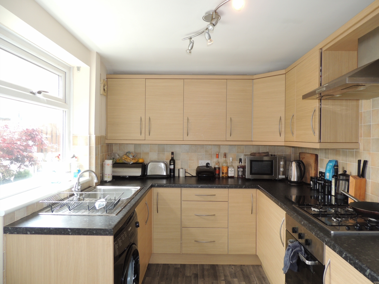 3 bedroom mid terraced house Let in Chorley - Photograph 7