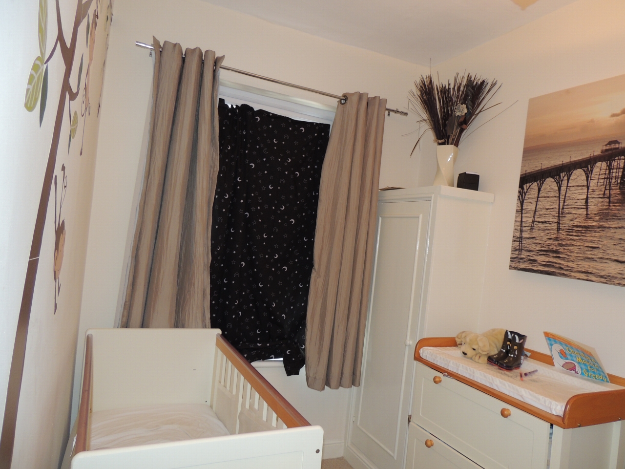 3 bedroom mid terraced house Let in Chorley - Photograph 8