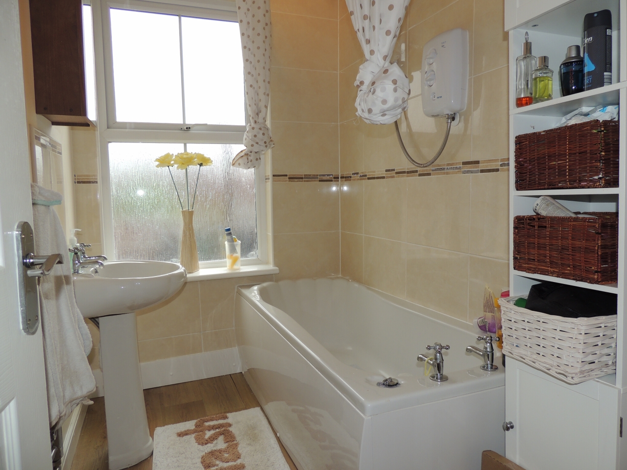3 bedroom mid terraced house Let in Chorley - Photograph 11