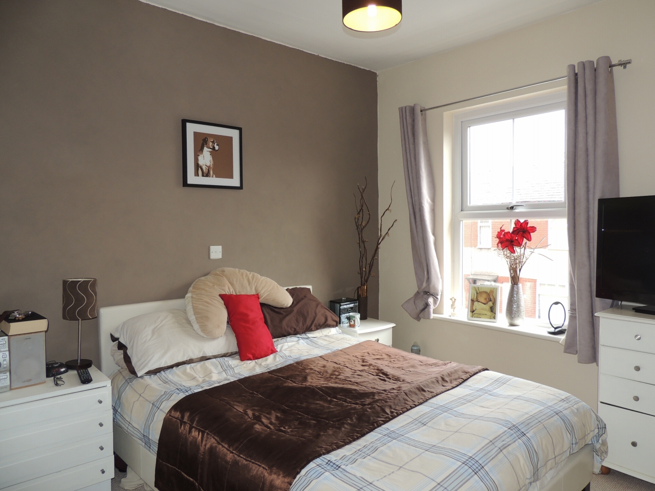 3 bedroom mid terraced house Let in Chorley - Photograph 12