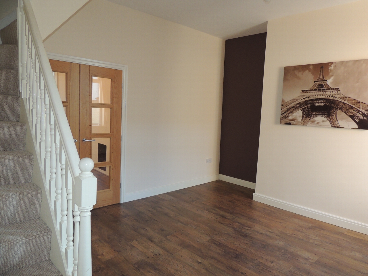 3 bedroom mid terraced house Let in Chorley - Photograph 2