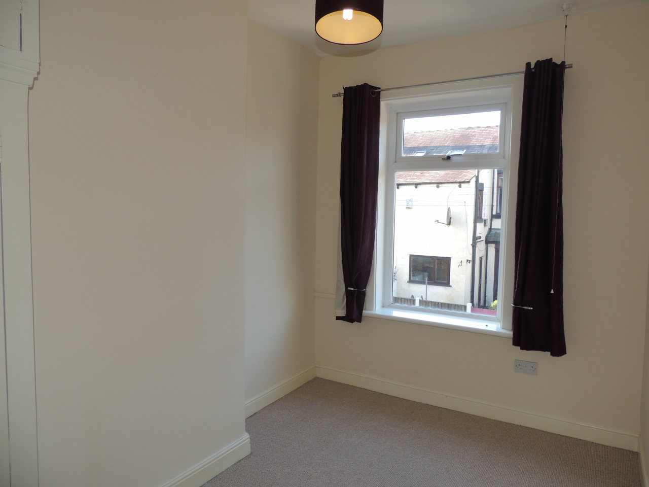 3 bedroom mid terraced house Let in Chorley - Photograph 15