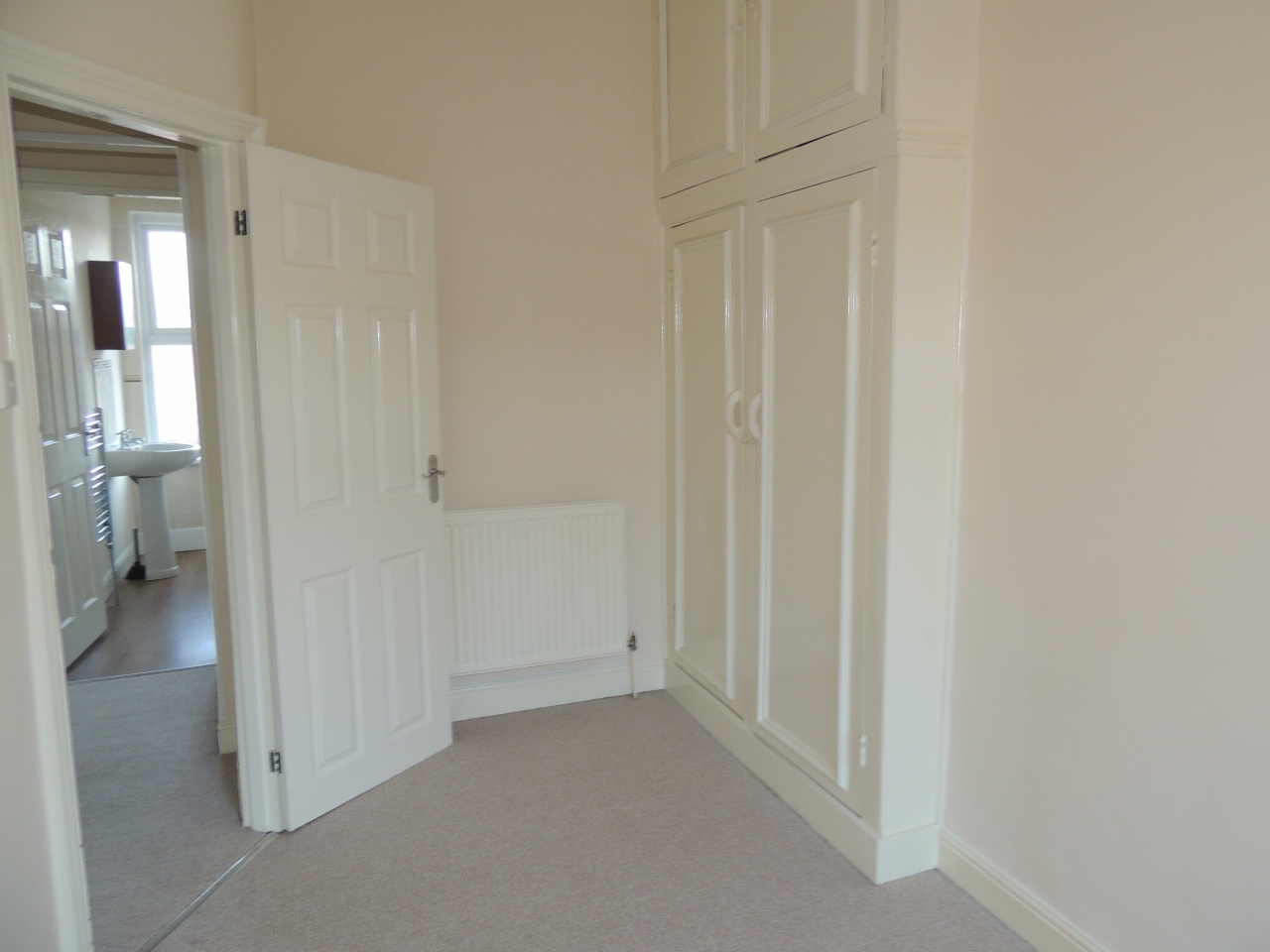 3 bedroom mid terraced house Let in Chorley - Photograph 16